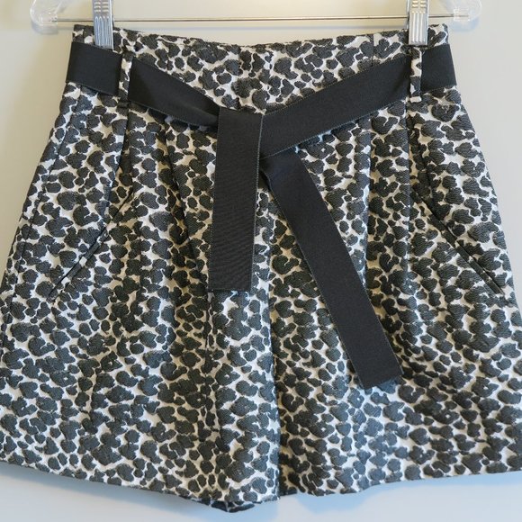 Escada Pants - NWT Escada Sport Sepia Green Animal Print Jacquard Hi-Waist Belt Shorts Size 34